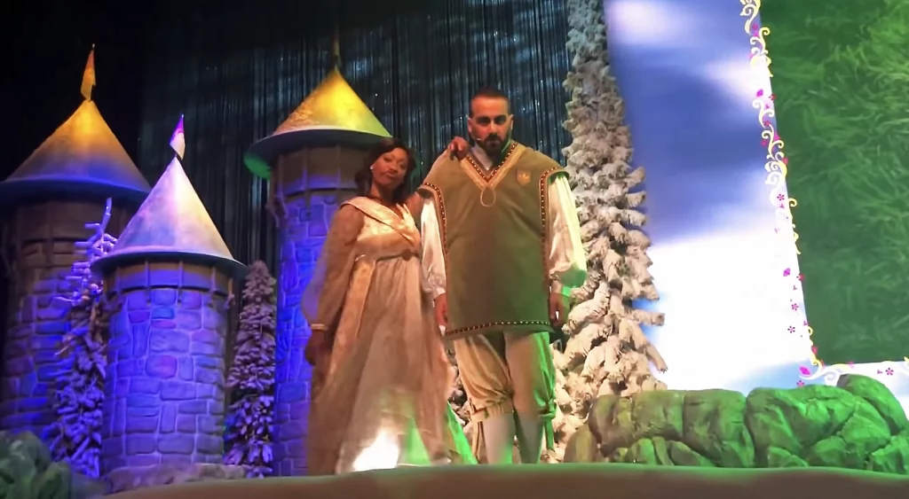 Royal Historians of Arendelle in Frozen Sing-Along glaring at JoJo Crichton