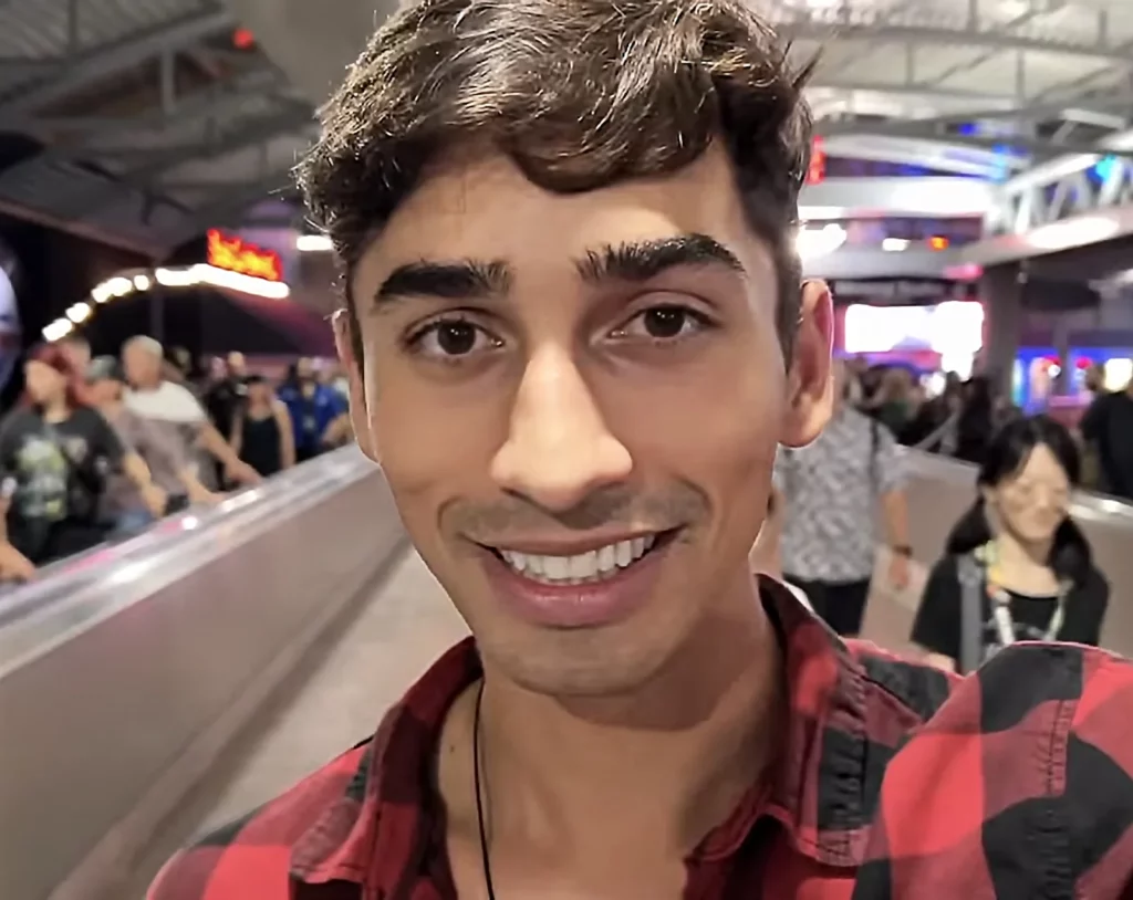 JoJo Crichton at Universal Studios to visit the Dead Coconut Club