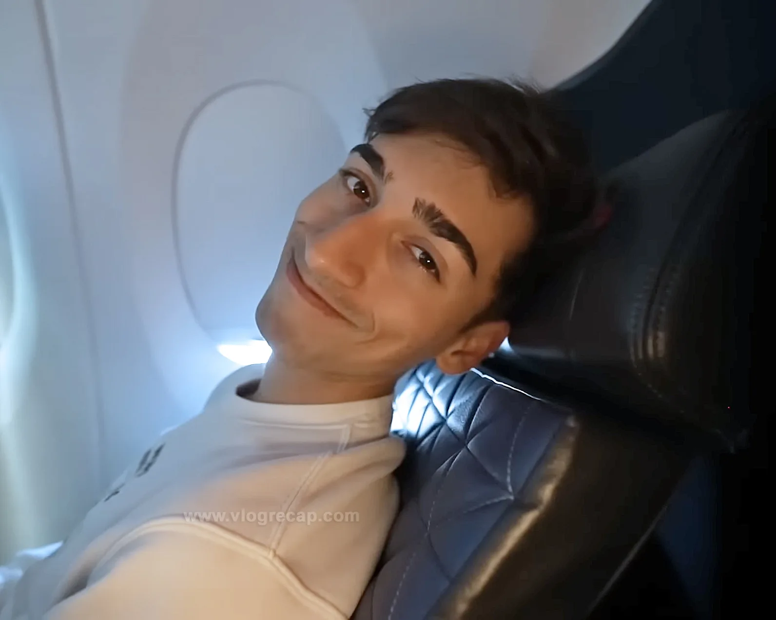JoJo Crichton flying first class on Delta to Tokyo Japan