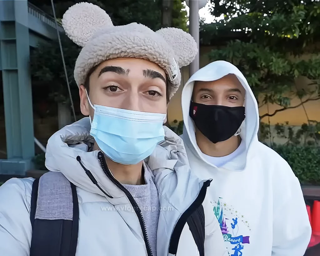 JoJo Crichton and Jete riding every ride at Tokyo Disneysea