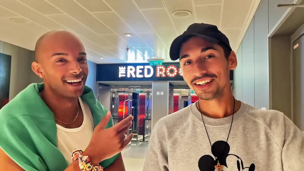 Jete and JoJo Crichton announcing they are going to Disneyland Paris