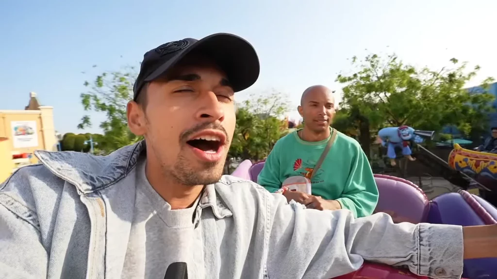 JoJo Crichton singing A Whole New World on Flying Carpets Over Agrabah