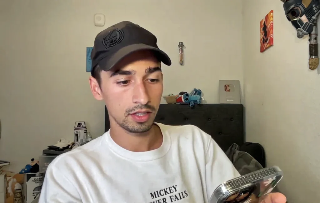 JoJo Crichton using phone to order from Taco Bell