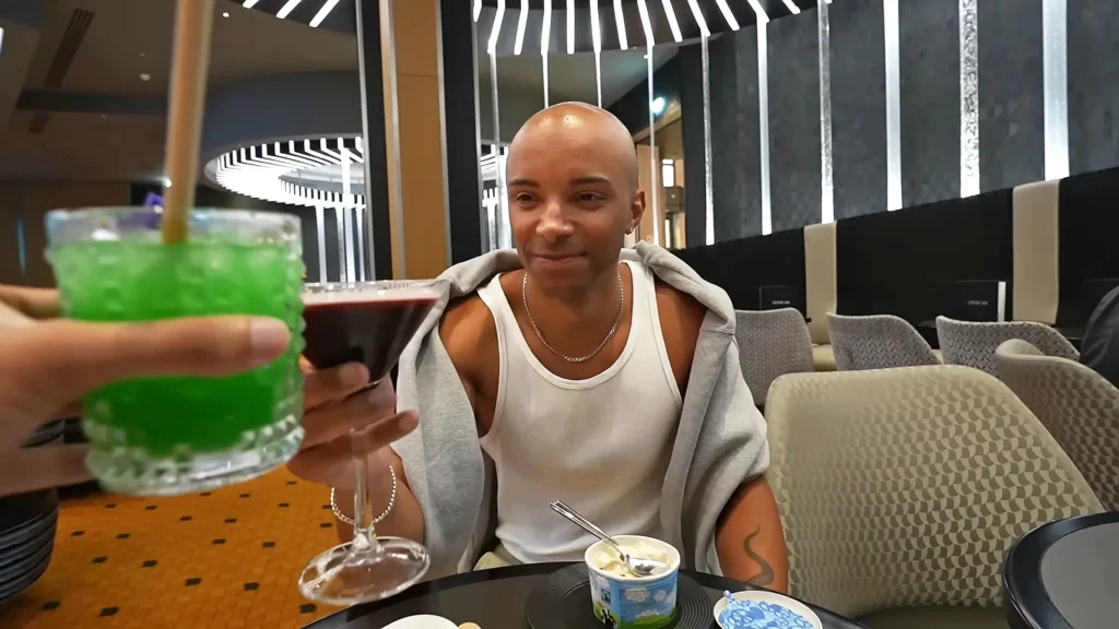 Jete (Jason Jeter aka showmelovejete) at the Skyline Bar at the Disney Hotel New York - the Art of Marvel