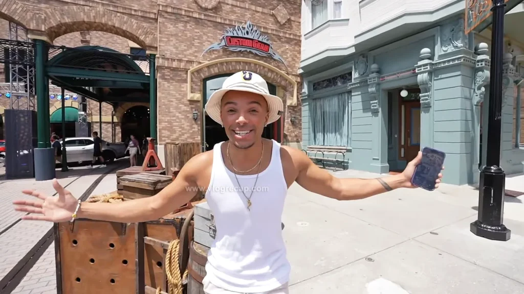 Jete (Jason Jeter, aka showmelovejete) at Universal Studios
